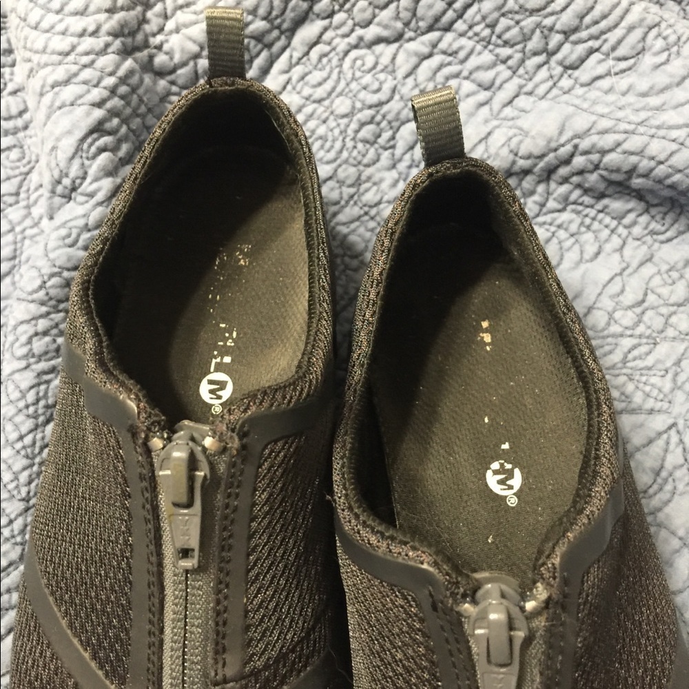 FINAL MARKDOWN! Merrell size 6‎ - Picture 4 of 7